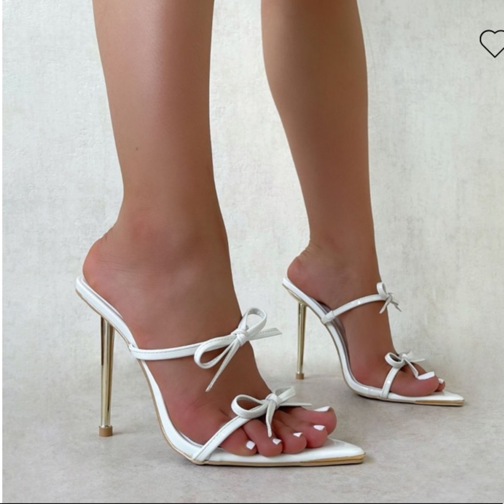 Perfect Valentines Day heels !Simmi shoes Jimena patent leather bow mule